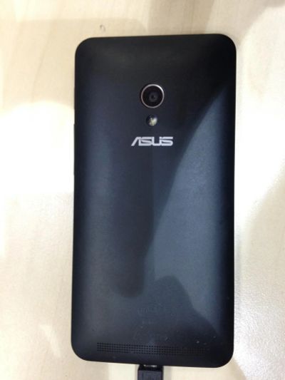 Лот: 7066367. Фото: 1. Смартфон ASUS Zenfone 4 A450CG... Смартфоны