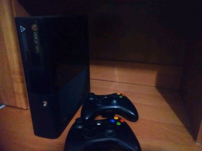 Лот: 11388915. Фото: 1. Xbox 360e 320gb freeboot. Игровые приставки, консоли