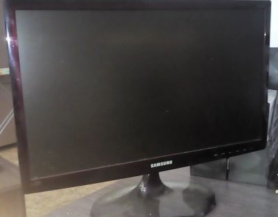 Лот: 9487120. Фото: 1. Монитор 22'' Samsung S22C300H... ЖК-мониторы