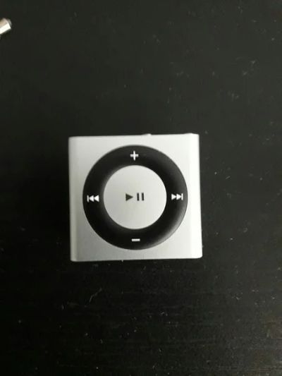 Лот: 7932130. Фото: 1. MP3-плеер APPLE iPod Shuffle 2Gb... Плееры