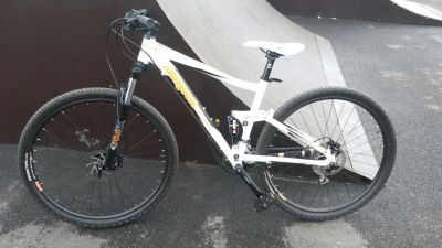 Лот: 7461184. Фото: 1. Велосипед Mongoose Salvo Sport... Велосипеды
