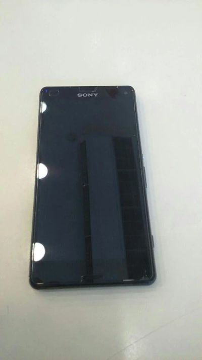 Лот: 6881692. Фото: 1. sony z3 compact black рст. Смартфоны