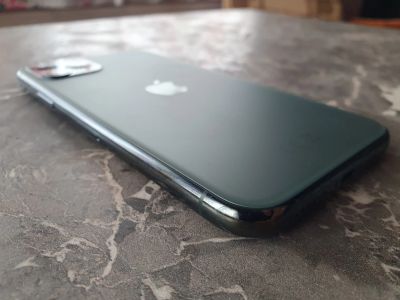 Лот: 19443221. Фото: 1. iPhone 11 pro 64gb midnight green. Смартфоны