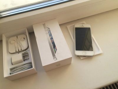 Лот: 7128830. Фото: 1. iPhone 5 16Gb White. Полный комплект... Смартфоны