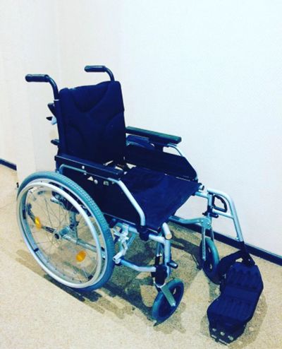 Лот: 12662217. Фото: 1. Инвалидная коляска Ortinica Trend... Массажные столы и кресла