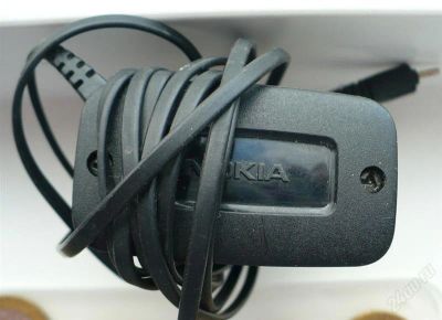 Лот: 2681593. Фото: 1. Зарядное NOKIA - тонкий штекер. Зарядные устройства, блоки питания, адаптеры сетевые для смартфонов