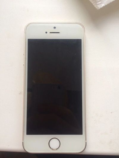 Лот: 8723031. Фото: 1. iPhone 5s Gold 16g. Смартфоны