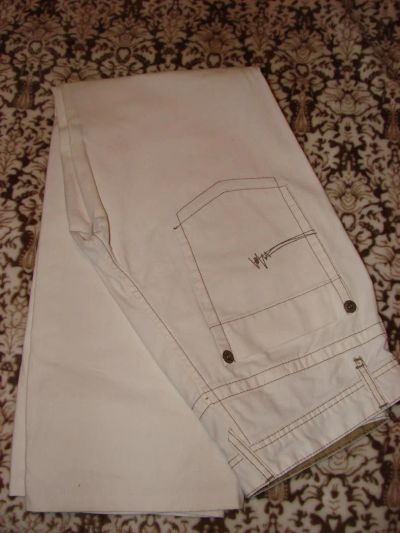 Лот: 6779427. Фото: 1. Белые джинсы мужские р. 44. Брюки, джинсы, шорты