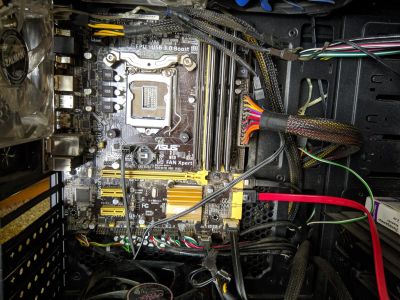 Лот: 16180523. Фото: 1. Asus b85m-g. Материнские платы