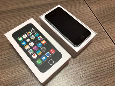 Лот: 13948733. Фото: 1. iPhone 5s 16gb space gray без... Смартфоны
