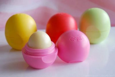 Лот: 9145533. Фото: 1. Гигиническа помада Eos. Макияж