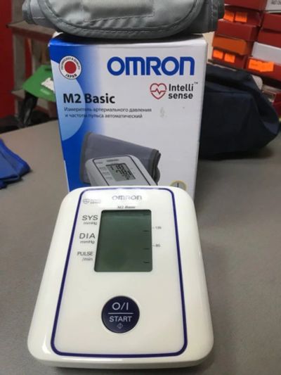 Лот: 16412946. Фото: 1. Тонометр OMRON M2 BASIC Состояние... Оборудование