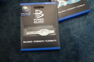 Лот: 3673781. Фото: 1. Power balance белый с черными... Другое (спортивные товары)