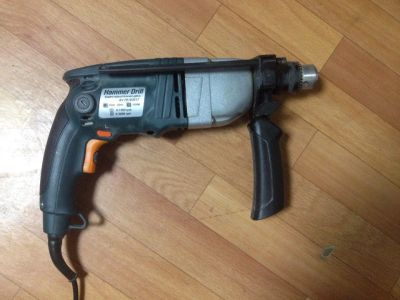Лот: 6235435. Фото: 1. Продам дрель-шуруповерт Bort BSM-1050... Электроинструмент