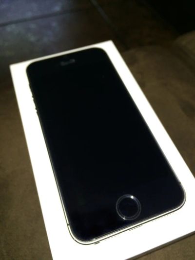 Лот: 7318390. Фото: 1. iphone 5s space gray 16gb LTE... Смартфоны
