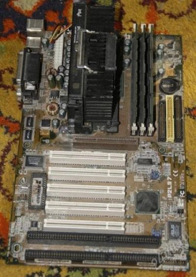 Лот: 1134588. Фото: 1. Слотовая мат. плата Asus P2L97. Материнские платы