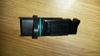 Лот: 8760261. Фото: 1. Датчик расхода воздуха Volvo XC... Двигатель и элементы двигателя