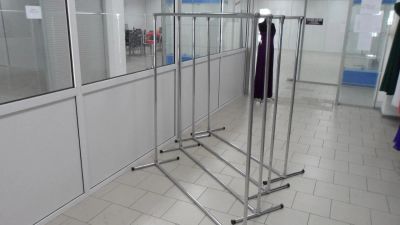 Лот: 5360796. Фото: 1. Вешало напольное, б\у. Торговое