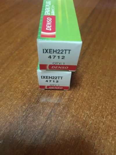 Лот: 21049784. Фото: 1. Свечи denso IXEH22TT 2 шт. Двигатель и элементы двигателя