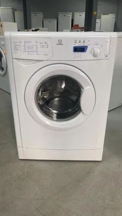 Лот: 21453047. Фото: 1. стиральная машина indesit б/у... Стиральные машины