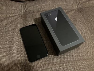 Лот: 14847659. Фото: 1. IPhone 8 64 Gb черный в отличном... Смартфоны