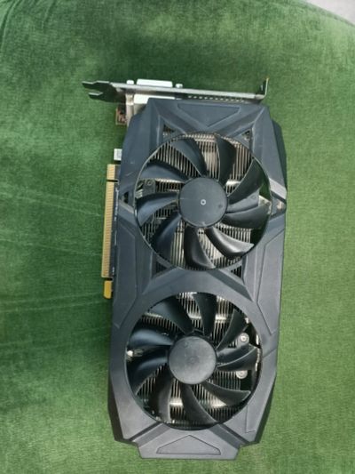 Лот: 17574383. Фото: 1. Видеокарта rx 580 oc. Видеокарты