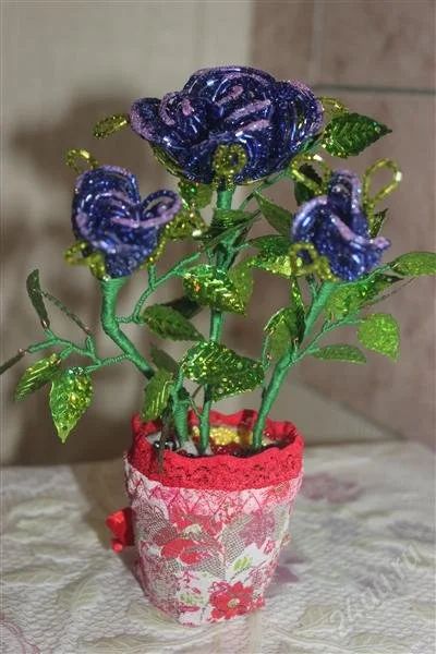 Лот: 2570406. Фото: 1. розочки из бисера в горшочке... Другое (ручная работа)