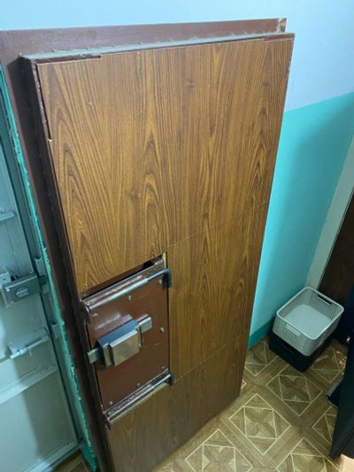 Лот: 23518171. Фото: 1. Дверь входная металлическая. Двери входные