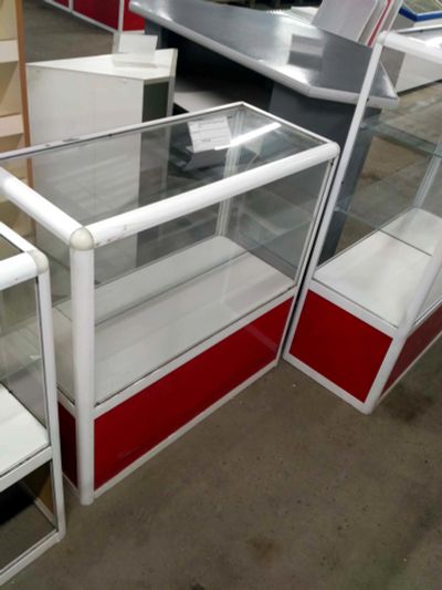 Лот: 14022882. Фото: 1. Прилавок из алюм. профиля со стеклом... Торговое