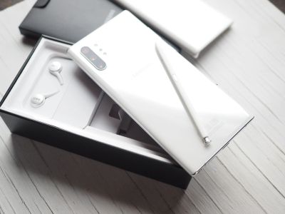 Лот: 16880428. Фото: 1. Samsung Galaxy Note 10 plus (белый... Смартфоны