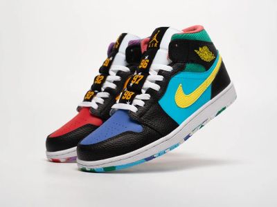 Лот: 24974812. Фото: 1. Кроссовки Nike Air Jordan 1 Mid. Кеды, кроссовки, слипоны