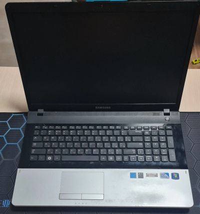 Лот: 17885455. Фото: 1. Ноутбук Samsung 17.3 NP300E7A. Ноутбуки