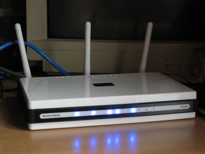 Лот: 3246777. Фото: 1. Роутер dlink dir-655. Маршрутизаторы (роутеры)