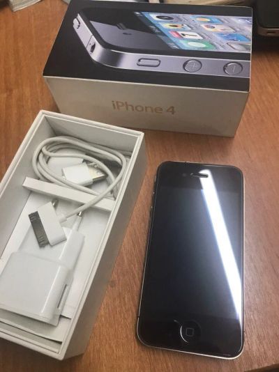 Лот: 9486051. Фото: 1. Iphone 4 32Gb (Комплект). Смартфоны