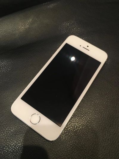 Лот: 9301286. Фото: 1. Apple iPhone 16gb white. Смартфоны