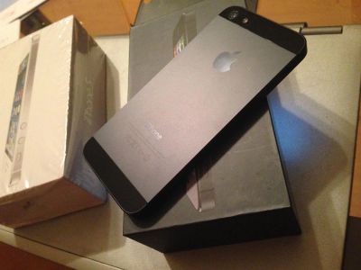 Лот: 3425079. Фото: 1. i Phone 5/32Gb Черный. Смартфоны