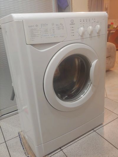 Лот: 16967905. Фото: 1. Indesit WIUL 103 (Обмен). Стиральные машины