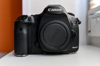 Лот: 11255760. Фото: 1. Canon 5D Mark III. Цифровые зеркальные