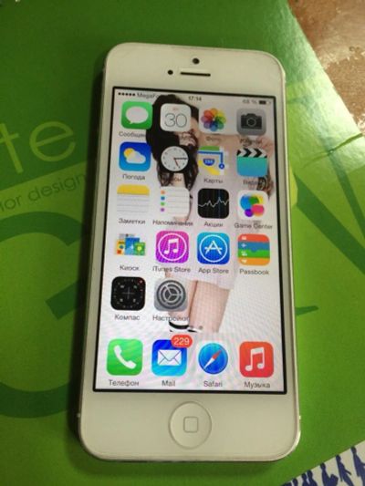 Лот: 4567119. Фото: 1. iPhone 5 16Gb White. Смартфоны