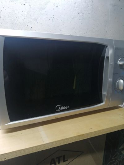 Лот: 18669779. Фото: 1. микроволновая печь Midea MM820CFB-S... Микроволновки, мини-печи