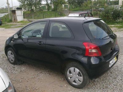 Лот: 2076854. Фото: 1. продам тойота ярис. Автомобили