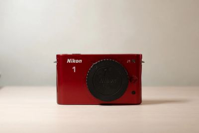 Лот: 12111051. Фото: 1. Nikon 1 J1 body. Цифровые беззеркальные со сменной оптикой