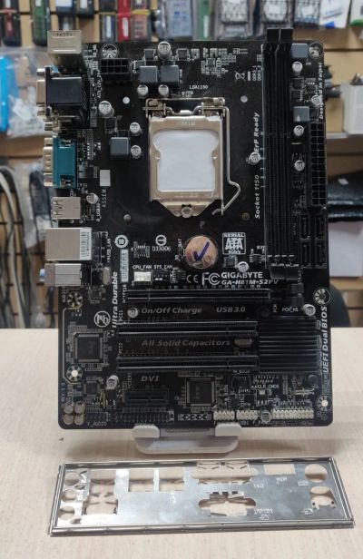Лот: 21046844. Фото: 1. Мат. плата Gigabyte GA-H81M-S2PV... Материнские платы