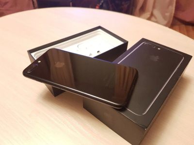Лот: 10579798. Фото: 1. Iphone 7 plus 128gb чёрный оникс... Смартфоны