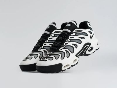Лот: 25348383. Фото: 1. Кроссовки Nike Air Max Plus Drift. Кеды, кроссовки, слипоны