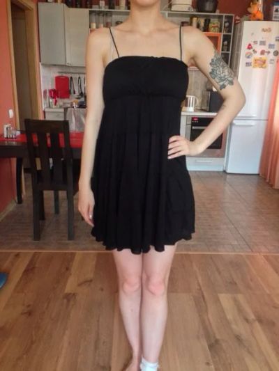 Лот: 7694585. Фото: 1. Платье черное Pull&Bear размер... Платья