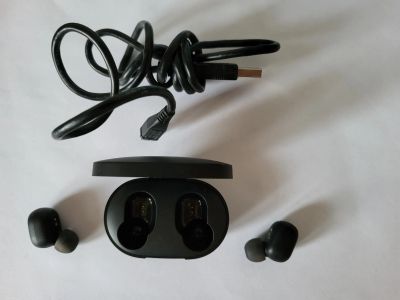 Лот: 22646919. Фото: 1. Беспроводные наушники Xiaomi Earbuds... Наушники, гарнитуры