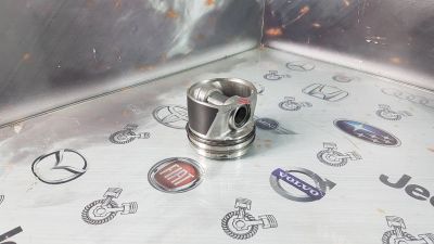 Лот: 23585875. Фото: 1. Поршень Toyota Hilux 2GD-FTV 13101-0E010. Двигатель и элементы двигателя