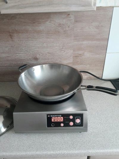 Лот: 14847560. Фото: 1. Плита индукционная WOK. Плиты, духовые шкафы, варочные поверхности