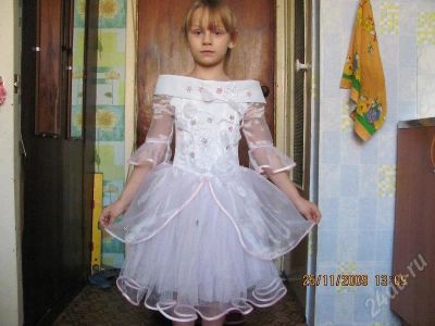 Лот: 150150. Фото: 1. Праздничное платье для девочки... Другое (дети растут)